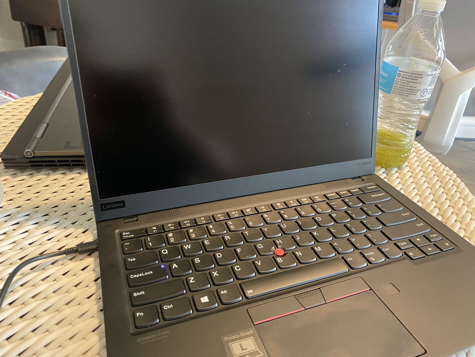 Lenovo ThinkPad X1 Carbon 7th Gen - Intel i7 10510u