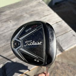 Titleist 915 D2 driver 