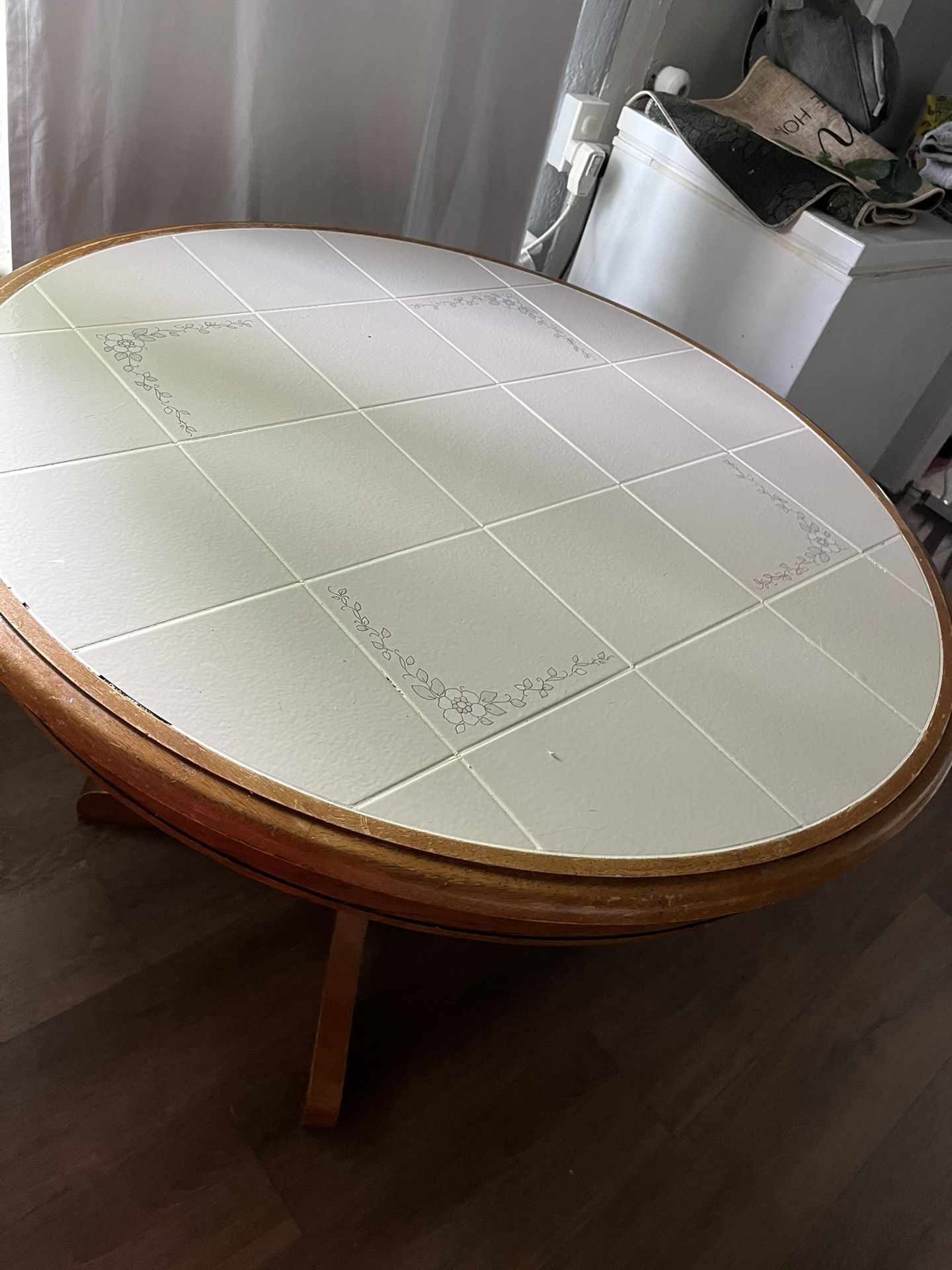 Round Kitchen Table