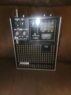 Vintage Sony ICF-5500W Portable Radio