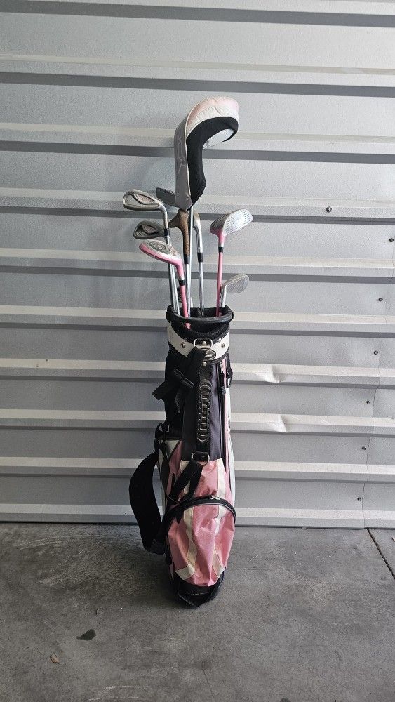 Golf Bag With Clubs