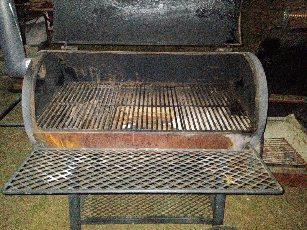 Oklahoma Joe's BBQ Pit for Sale in Lytle, TX - OfferUp