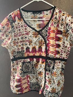 Lg Los Angeles Rose scrub tops.