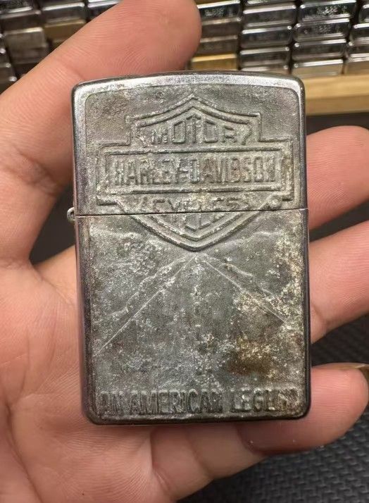 Genuine Zippo 2003 B Month US Version of The Chrome-Plated Flower Sand Harley Highway Sticker Lighter Original Liner Slight Wear And Tear