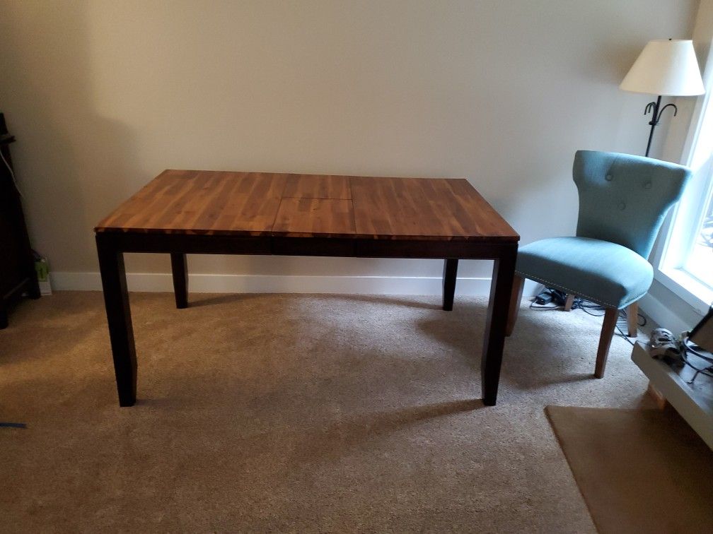 Beautiful Dining Table With Leaf