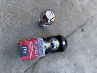 Tow hitch balls
