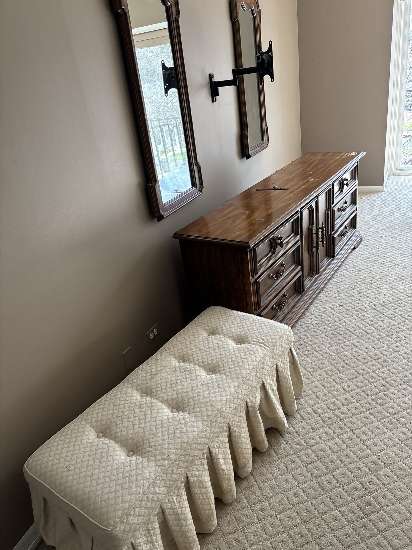 White entrance Couch 