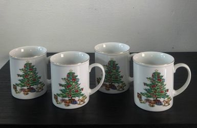 Vintage Tienshan Holiday Hostess Christmas tree coffee mugs made in Japan