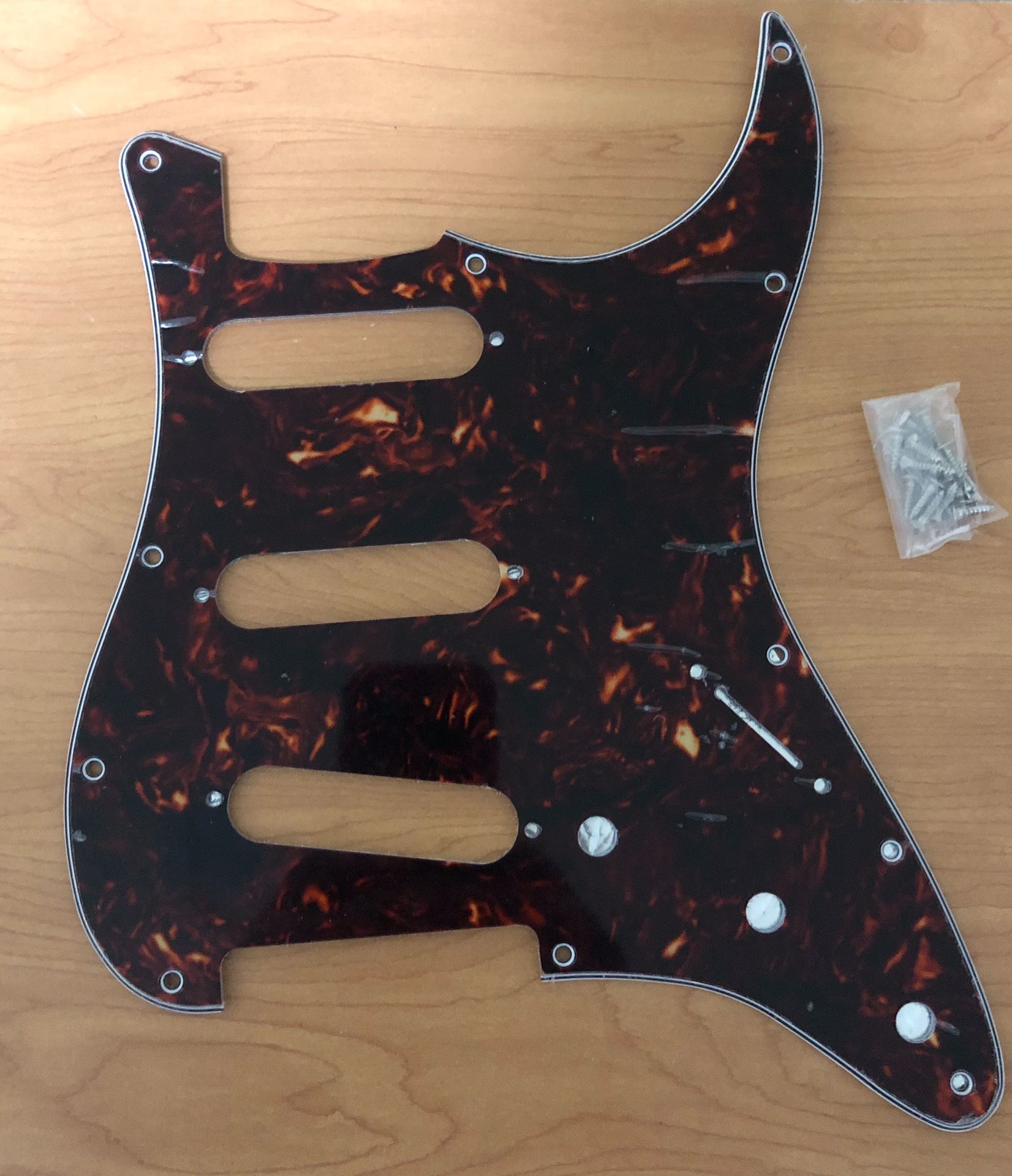Brown/Red Tortoise 4-Play 11 Hole Pickguard with screws, fits Fender or Squier Strat SSS guitar, brand new with protective seal, bass, amp, effects