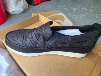 Sperry mens 11.5 shoes - brand new