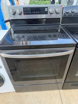 LG Electric Stove