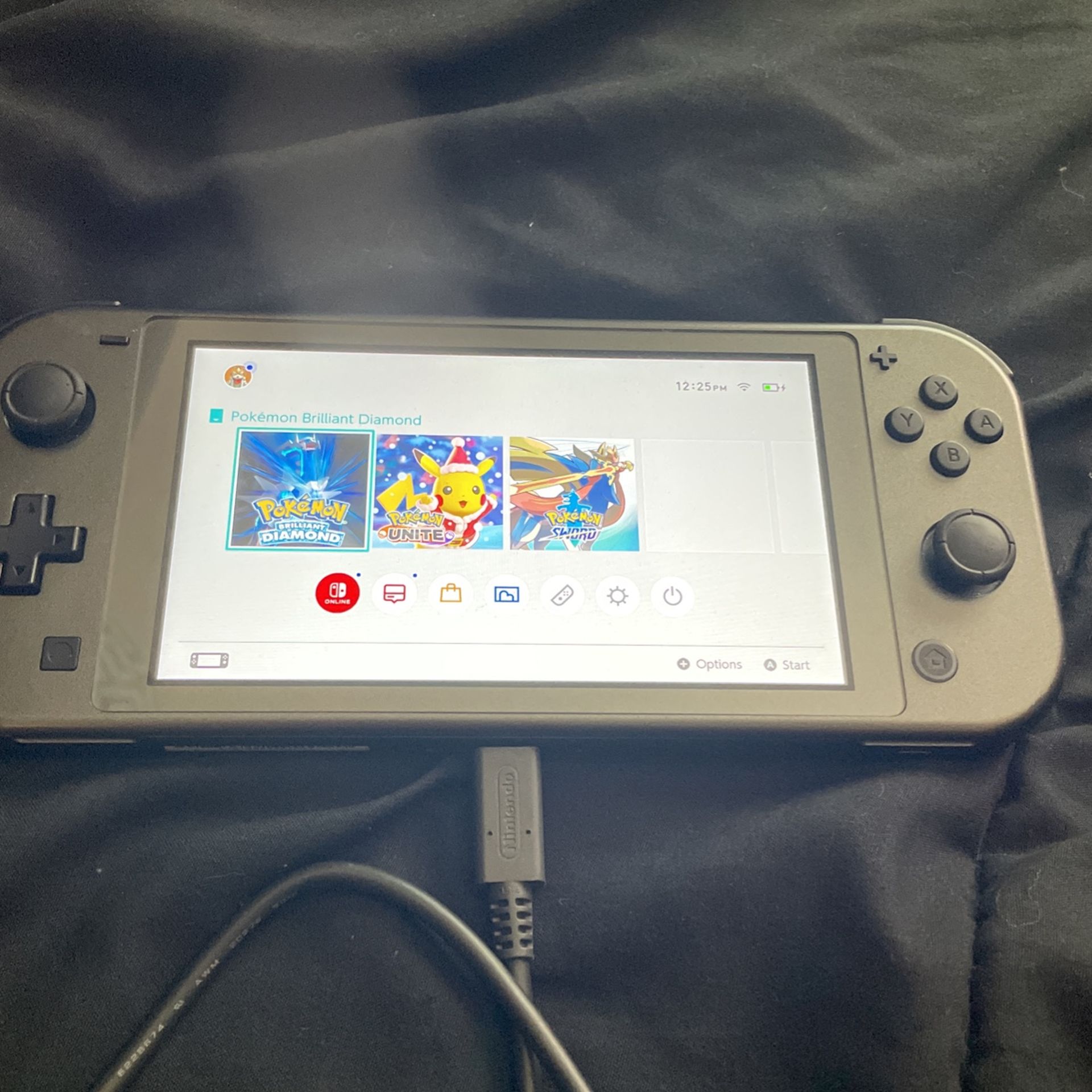 Nintendo Switch Lite W/ Pokémon Diamond 