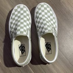 Women’s 7.5 Vans 