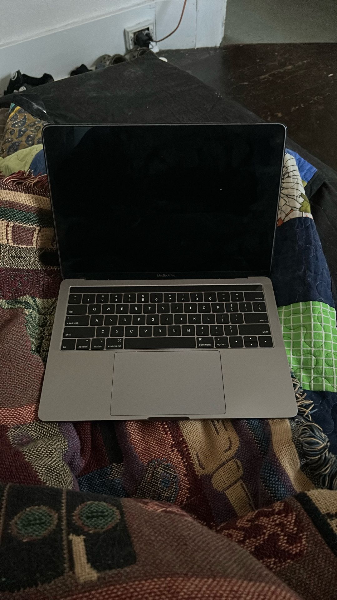 macbook pro 2019 18 in