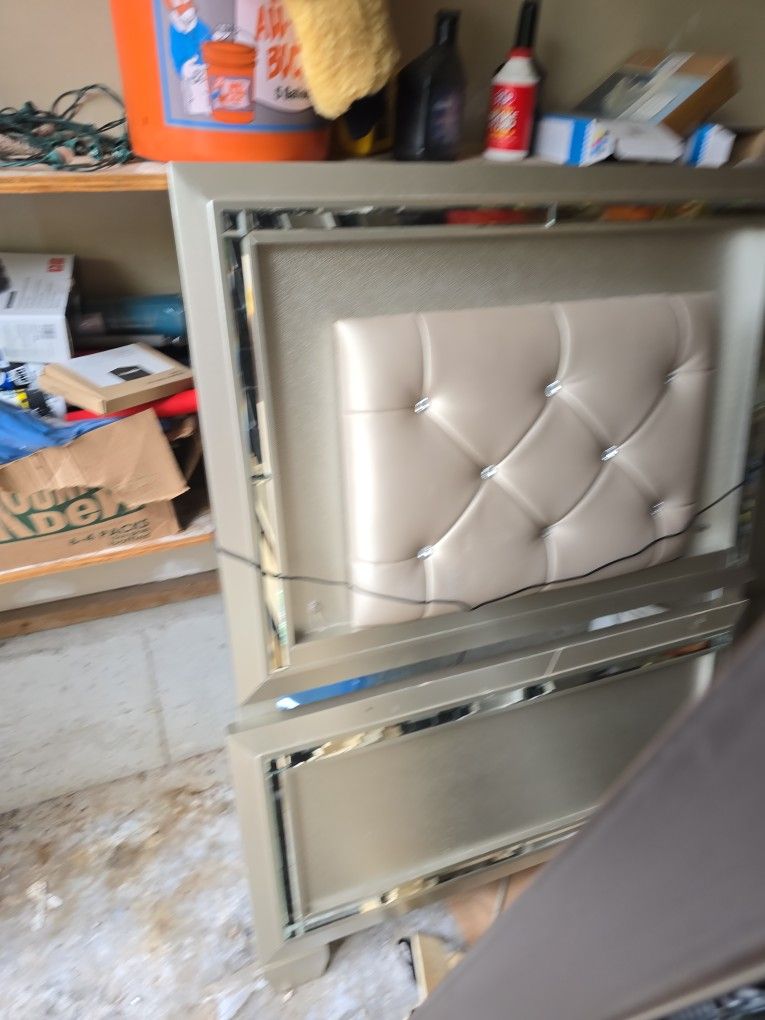 Mirrored Light Up Twin Bed Frame