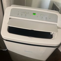 Brand new Air conditioner With Remote Portable 