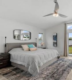 King Upholstered Storage Bed — Built-In USB + Touch Reading Lights
