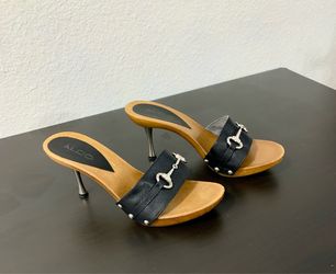 SLIP-ON Shoes (size 6)