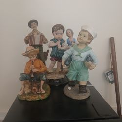 Figurines