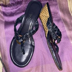 Lilly Pulitzer navy wedge sandal size 7.5, located 1 mile from Rts 401 and 113, across from Gardners Nurseries. 