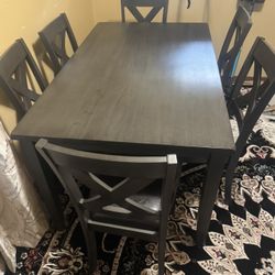 Dinning Room Table And Chairs 