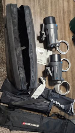 Elinchrom D-Lite 4 IT Studio Strobe Kit – 2 Lights + 2 Rotalux Softboxes + Cases