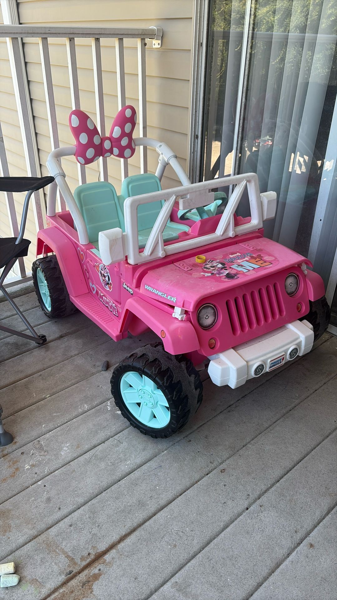 Minnie Mouse Jeep