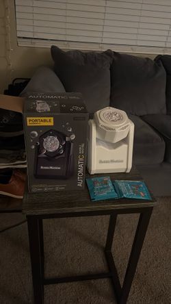 2 Bubble Machines With 4 Solution Packets 