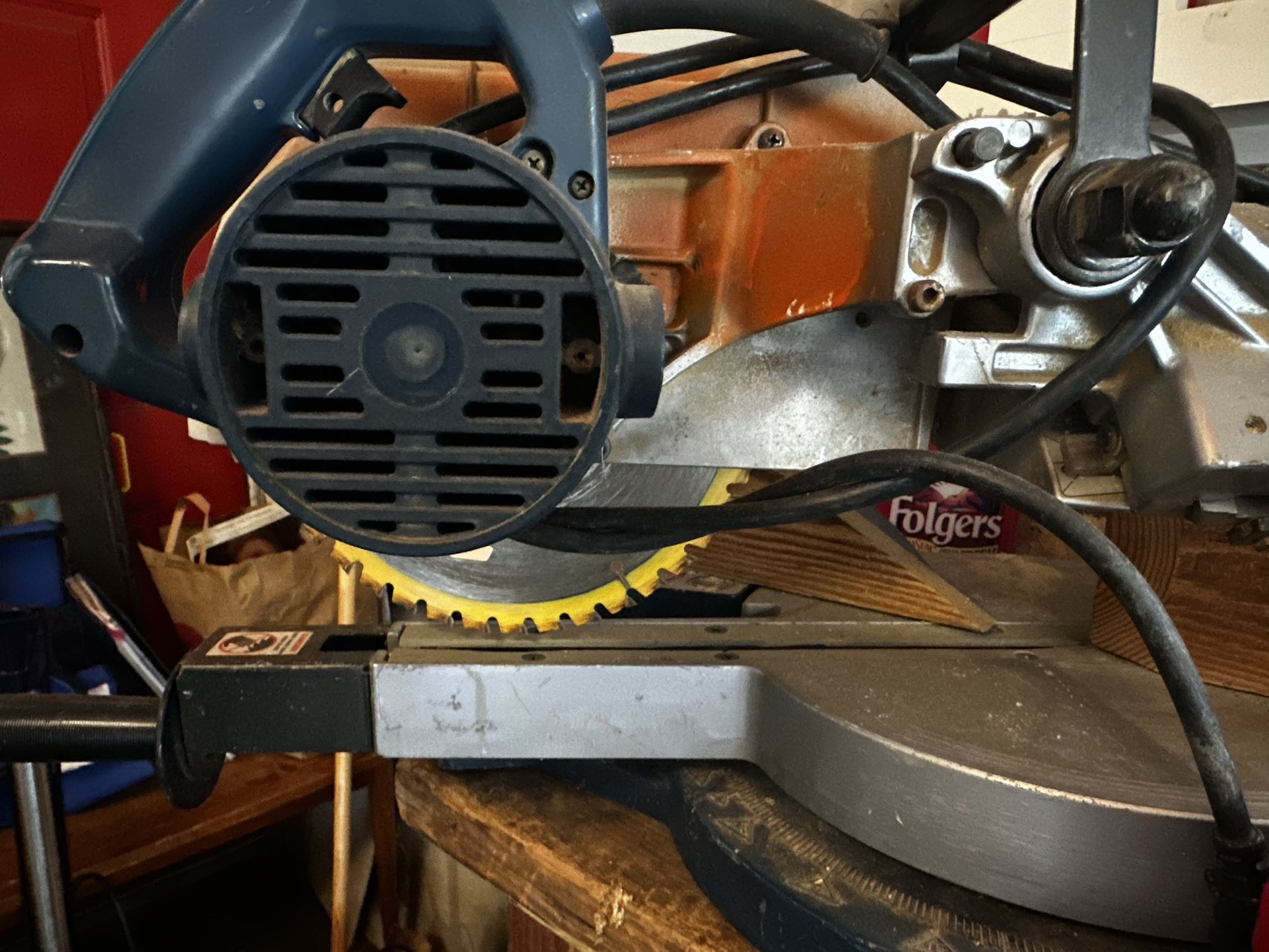 Miter Saw - Compound Sliding Saw