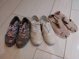 Women’s Shoes And Sandals Size 7.5 Bundle (3 Pairs)