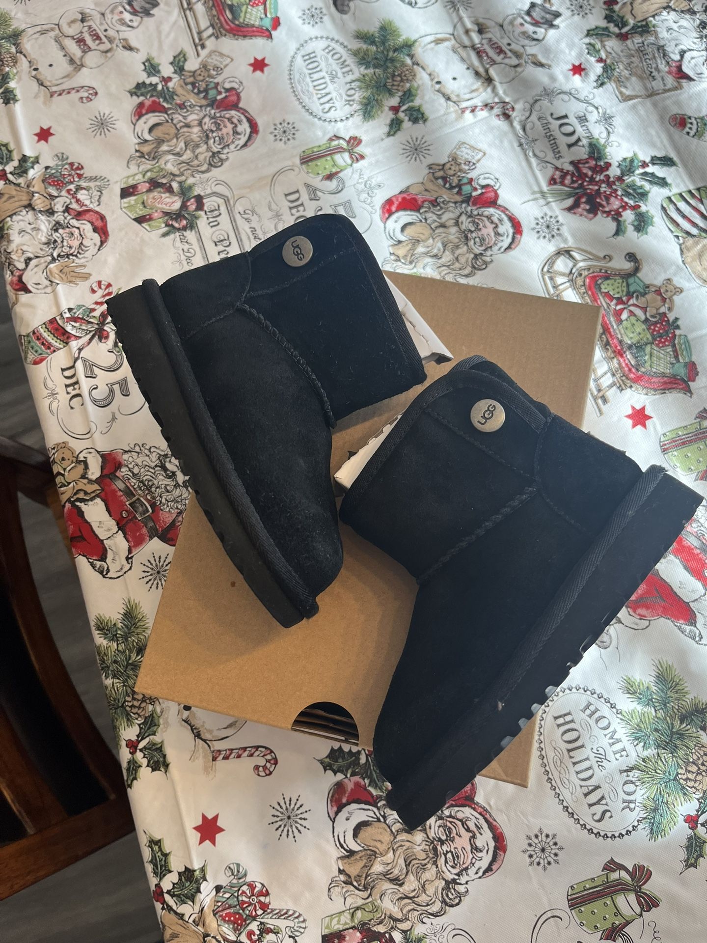 Toddler Black Uggs Size 8