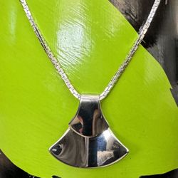 Designer 24” Long 1/8” Square Silver Tone Monet Chain with Napier 1 3/4”x 1 3/4” Pendant, Excellent Condition