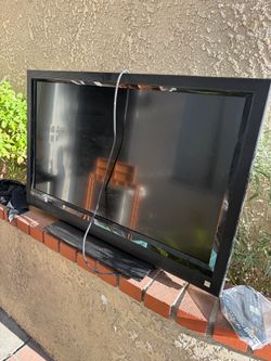 Vizio Flat Screen TV 42”