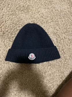 Black moncler beanie