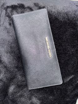 Black Michael Kors Wallet 