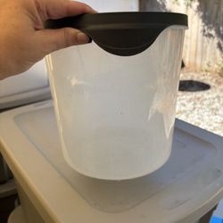 Plastic Bins And Storage Containers 