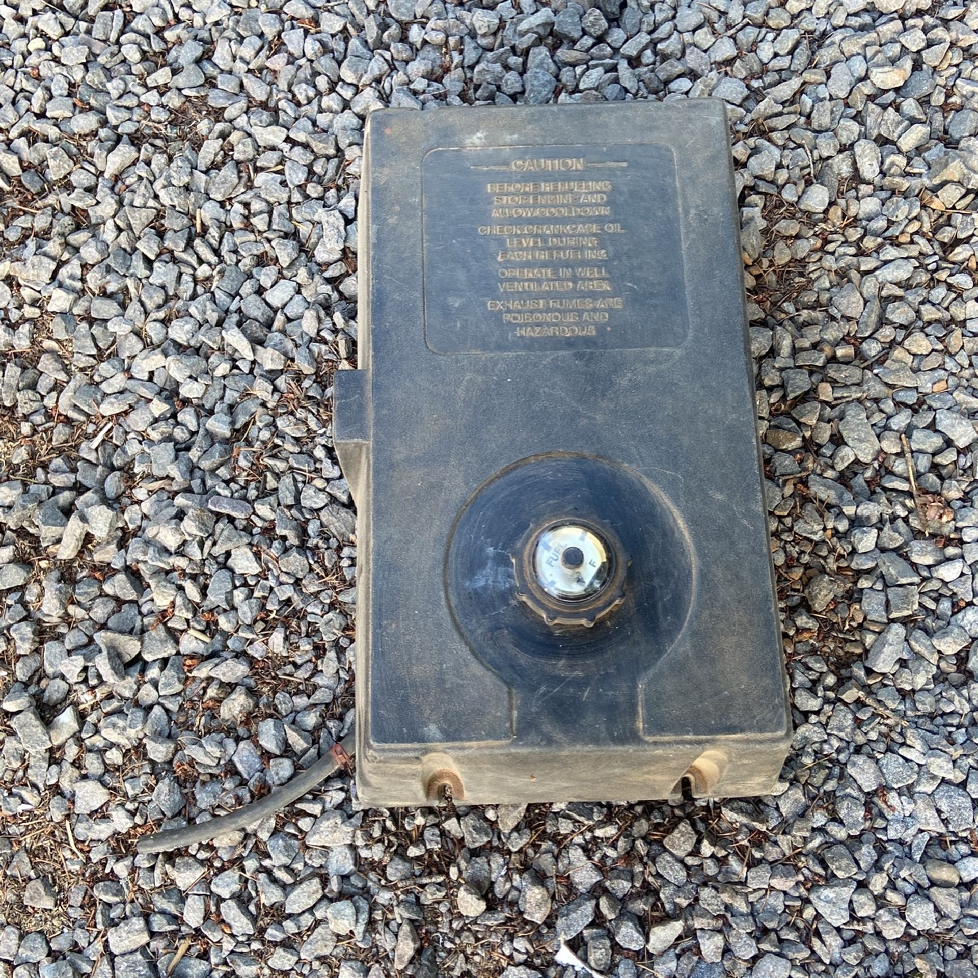 5 Gallon, Mountable Plastic Gas Tank