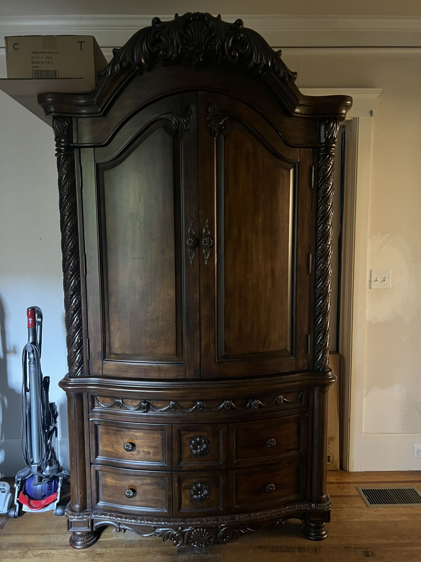 Armoire