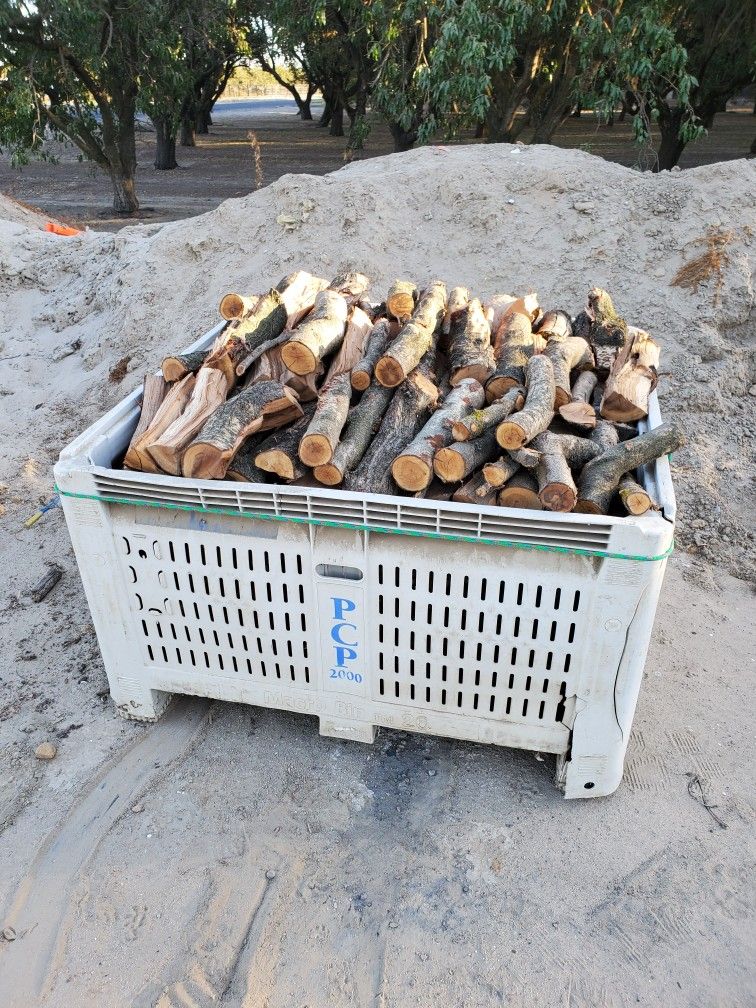 Seasoned Almond Camp Fire Wood 1/4 Cord Peach Crate
