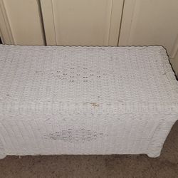 White Wicker Small Trunk