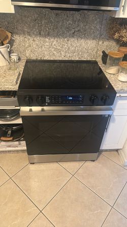 Samsung Stove (Like New)