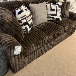 Cozy Nice Stylish Couch 