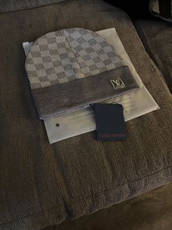 Lv hat