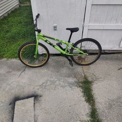 DK Sprinter Series Cruiser 21.75"