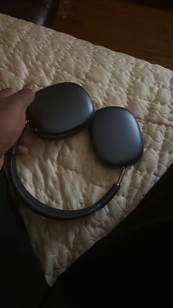 Apple Pro Max Headphones