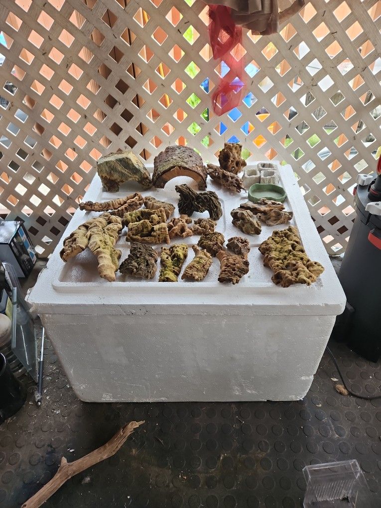 Terrarium Decor/Hides/Bowls