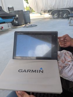 Garmin GPSMAP 7612 is a 12-inch