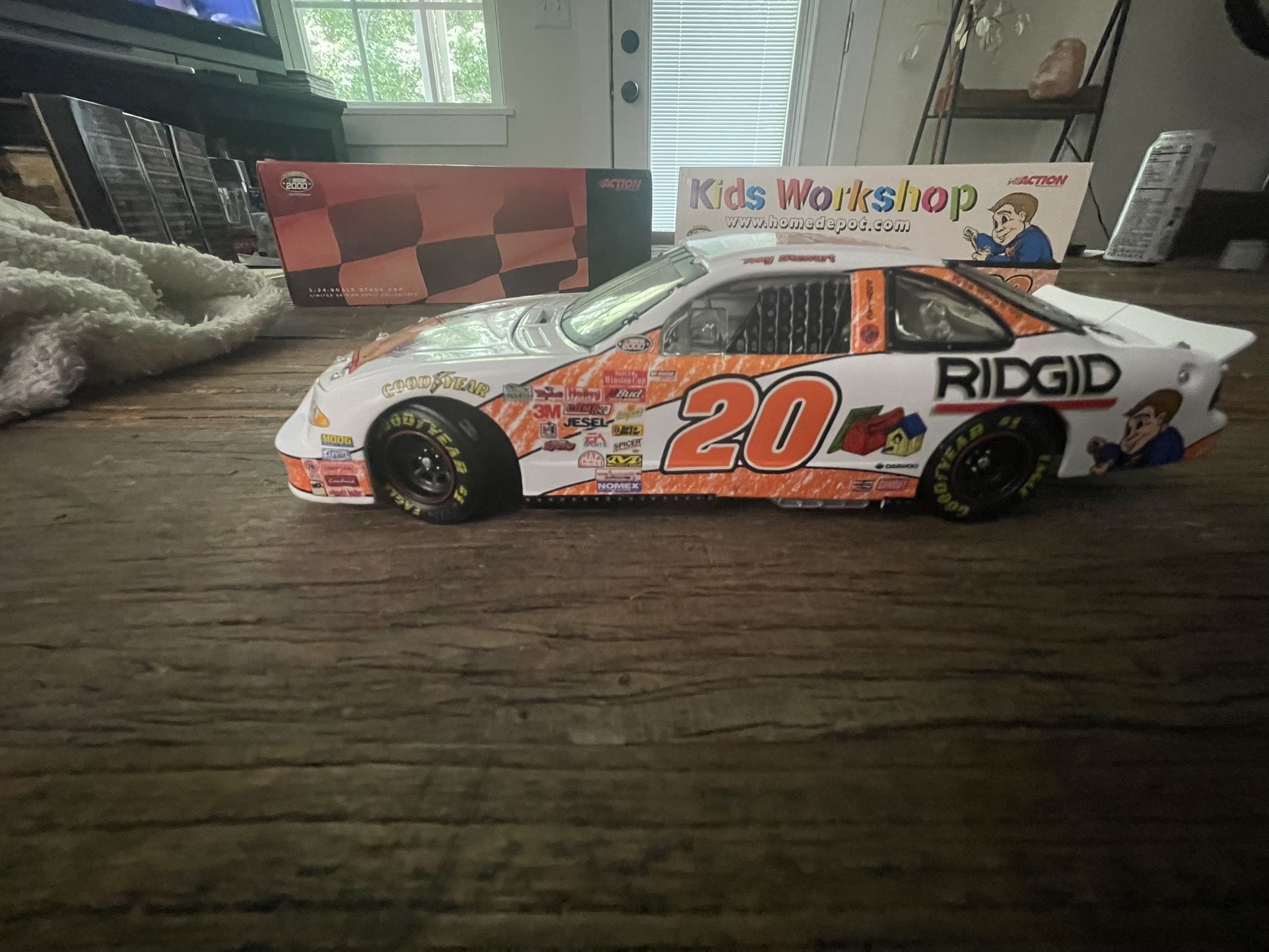1:24 2000 Grand Prix. Tony Stewart #20 Home Depot kids workshop
