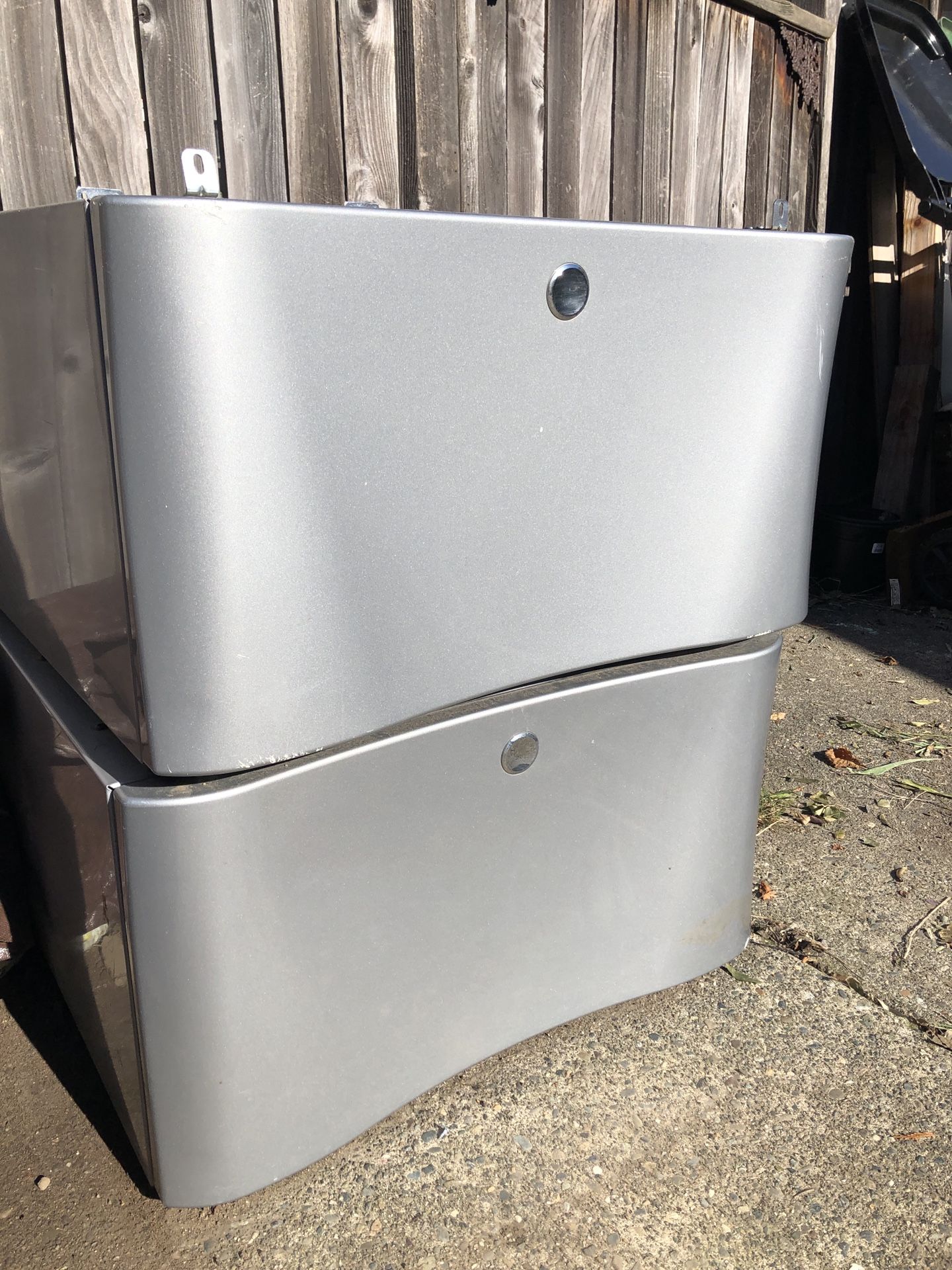 Electrolux Pedestal Drawers (Two) for Sale in Seattle, WA OfferUp