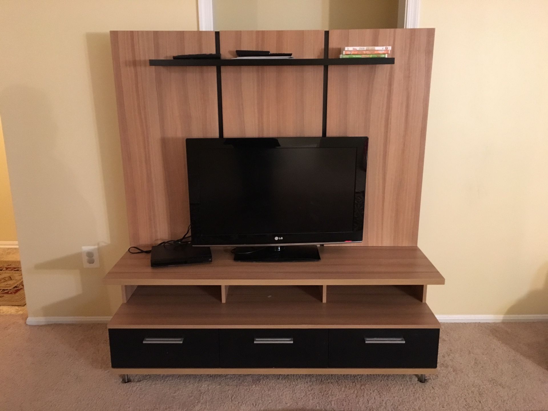 TV entertainment center/ TV Stand